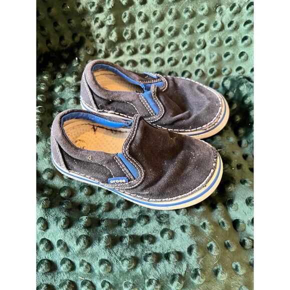 Crocs size 9 9c little kid shoes black - Picture 2 of 4